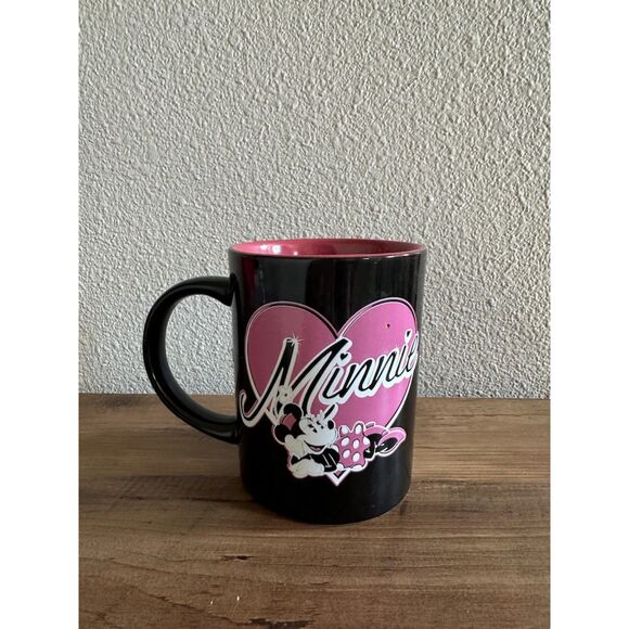 Disney Jerry Leigh Vintage Style Minnie Mouse Black/Pink Mug - Picture 5 of 7